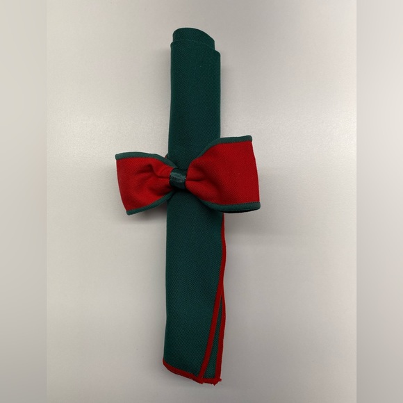 🎄3 bundled Holiday Red with Green Bow Shaped Napkins, Set of 8 - Picture 2 of 2